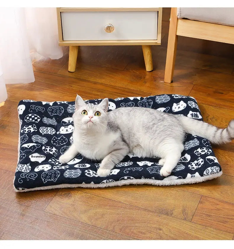 Assorted Decorative Animal and Star Pattern Mats in Multiple Colors