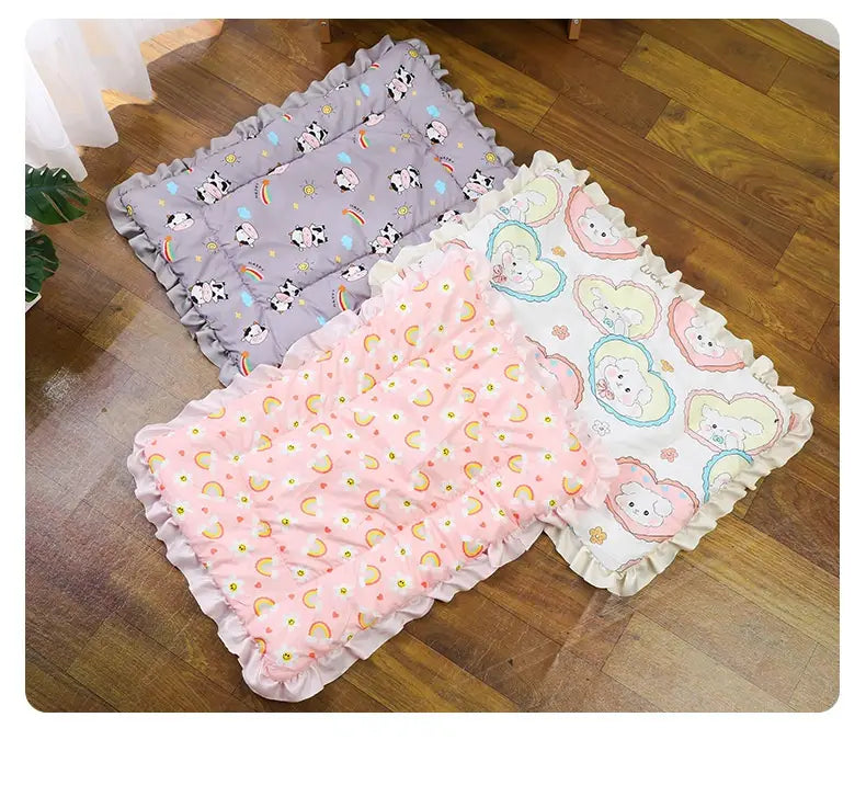 Assorted Decorative Animal and Star Pattern Mats in Multiple Colors