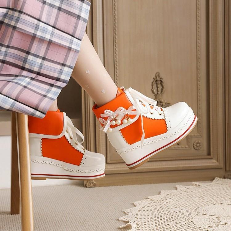 Chic Stride: Colorblock veterschoenen met sleehak