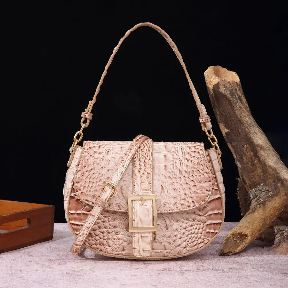 Armpit Chic: Handheld Crossbody Baguette Bag - PG870 Scallop Color