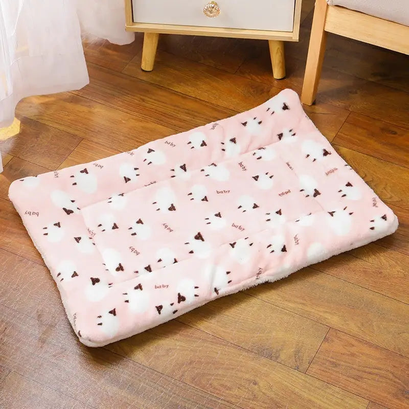 Assorted Decorative Animal and Star Pattern Mats in Multiple Colors Light Pink Lamb Mat / 32X25cm