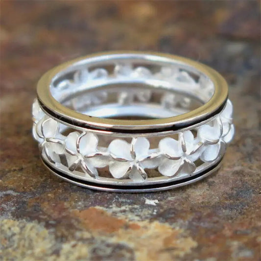BlossomElegance Hollow Ring & Bracelet Set