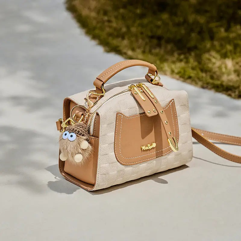 Boston Breeze: Chic Autumn/Winter Pillow Bag - Beige And Apricot / 21x10.5x14CM