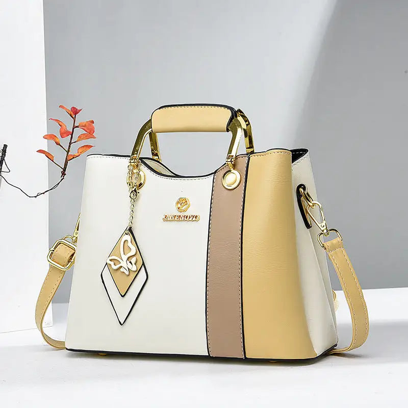 Chic Curve: Women’s One-Shoulder Messenger Bag