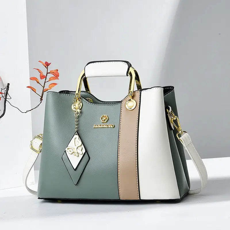 Chic Curve: Women’s One-Shoulder Messenger Bag