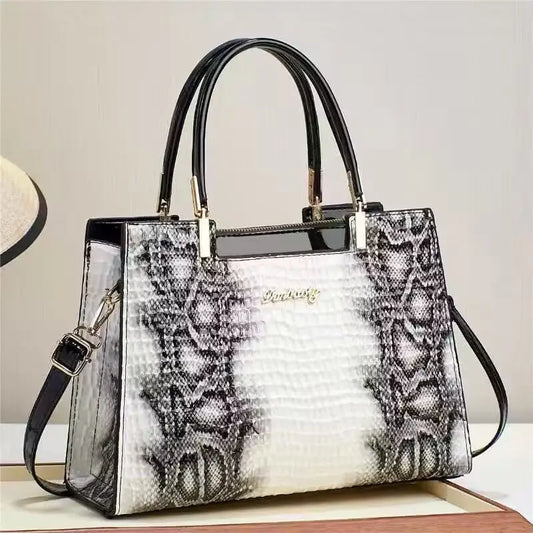 Chic Sling: Trendy Women’s One-Shoulder Messenger Bag