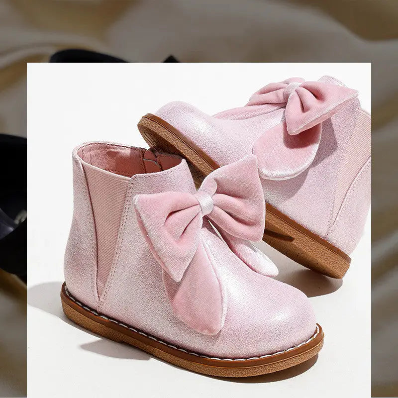 Chic Zip BritBoots: Cute Short Girls’ Style