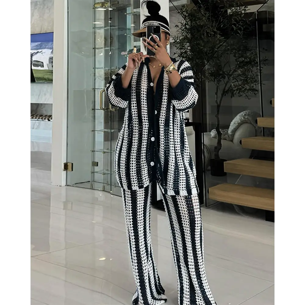 ChicCut Cozy: 2-Piece Sweater & Wide Leg Set - Black And White / S