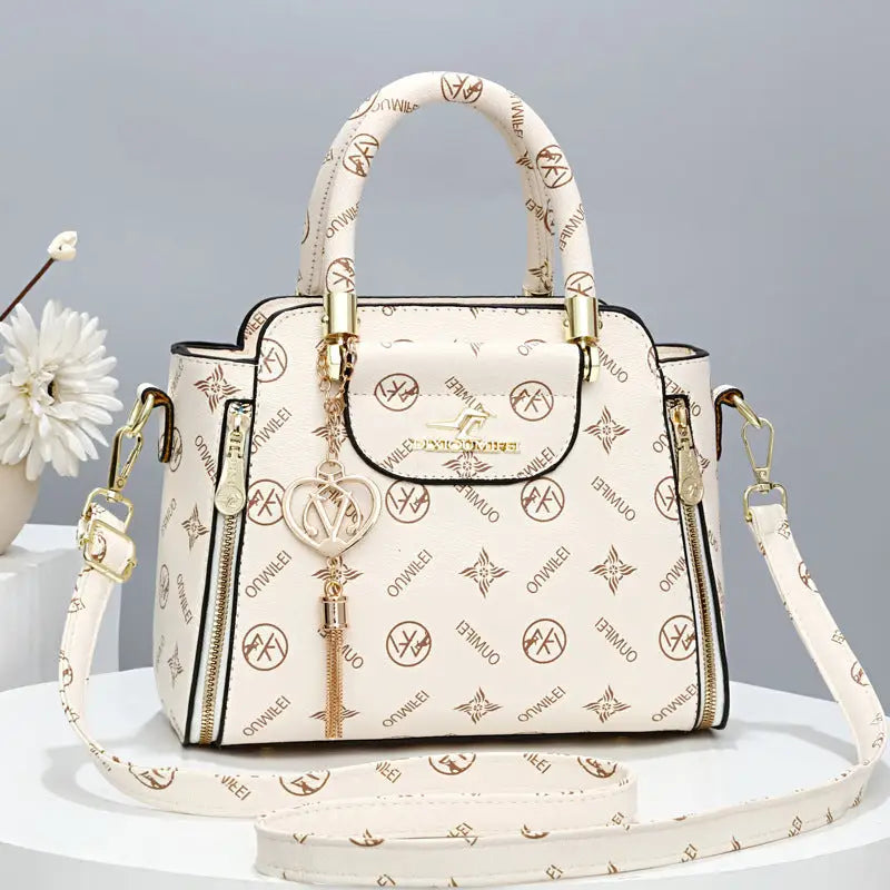 ChicMaxx: Luxe One-Shoulder Crossbody Bag