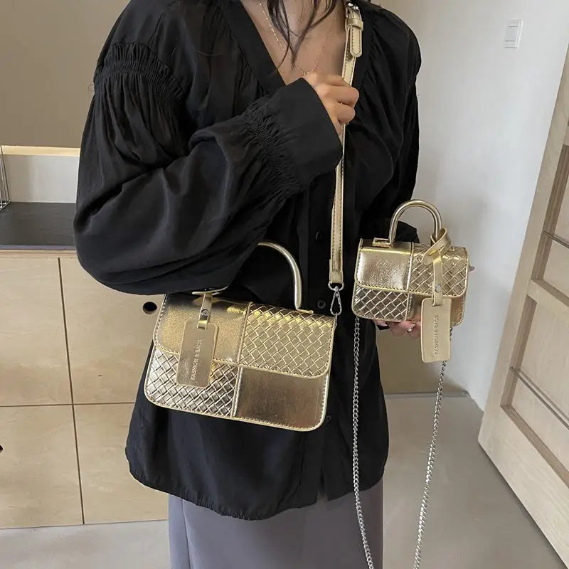 ChicNiche: Women’s Artistry Shoulder Bag