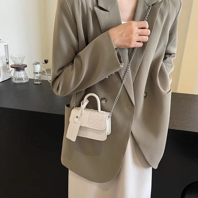 ChicNiche: Women’s Artistry Shoulder Bag