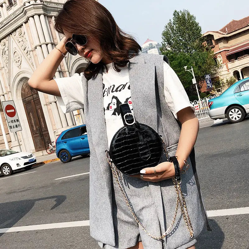 ChicSling: Fashionable One-Shoulder Messenger Bag