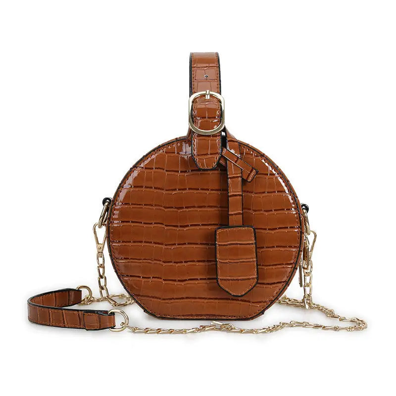 ChicSling: Fashionable One-Shoulder Messenger Bag - Brown