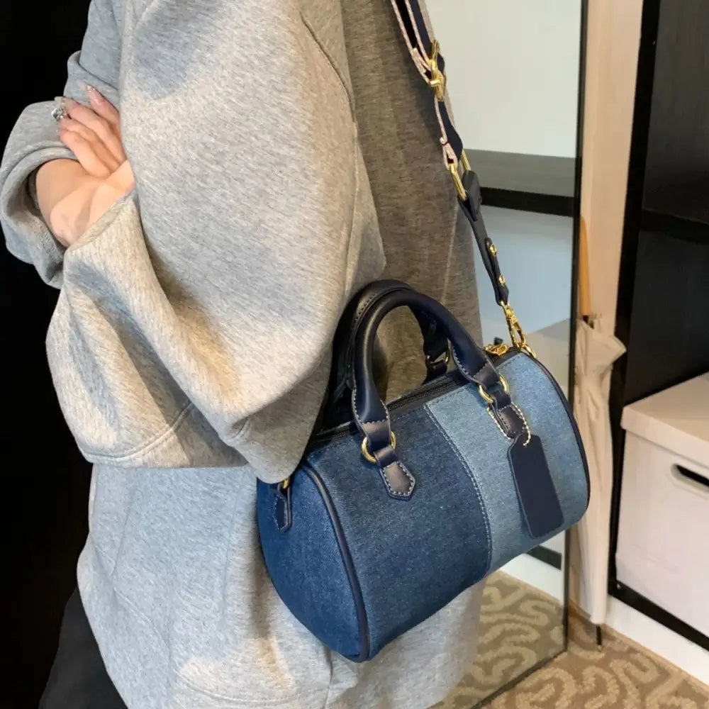 CityStride Commuter Bag - Stylish & Functional