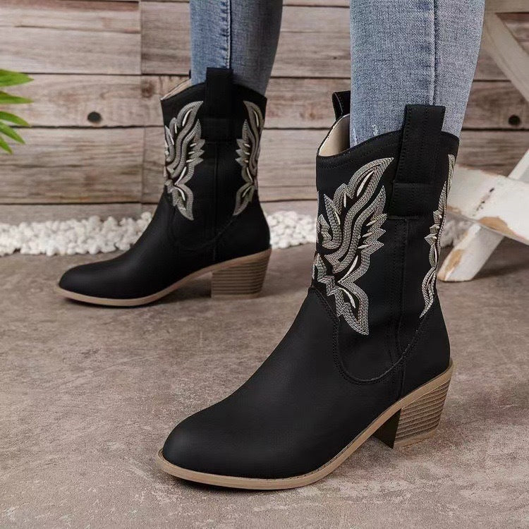 Fashion Chunky-heeled Pointed Toe Boots Winter Ethnic Style Embroidered Mid-Tube Western Shoes Women - LauBelle