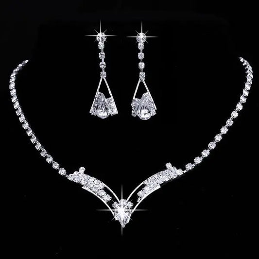 Elegance Drops Bridal Set: Silver Necklace & Earrings - default