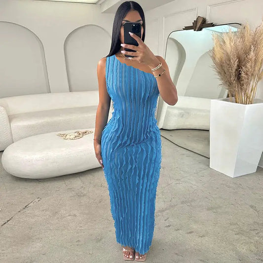 Elegant Curve: Backless Sheath
