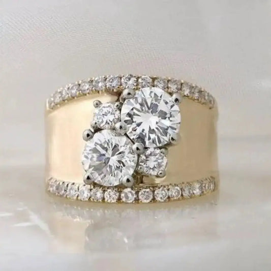 EurAmor Luxe Round Engagement Ring