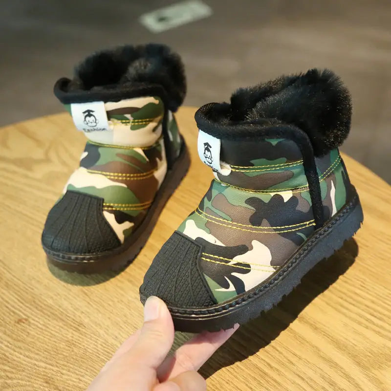 FrostySteps: Cozy Winter Boots for Kids - Camouflage green / 26