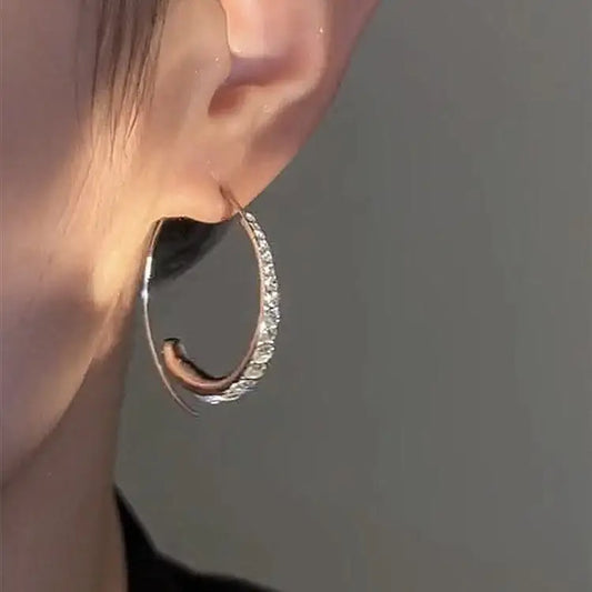 Graceful Diamond Round Earrings - Silver