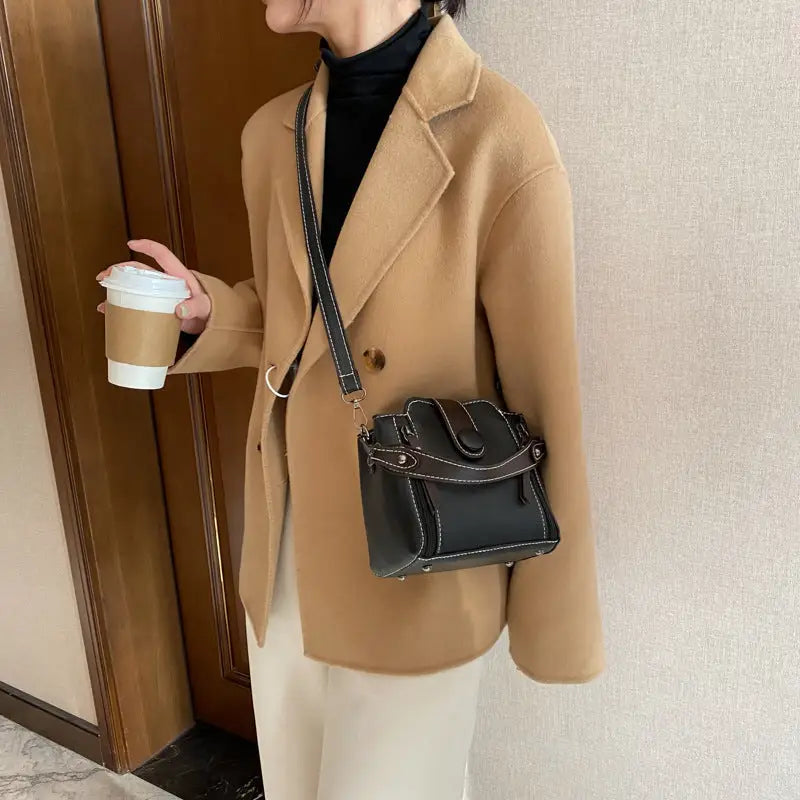 PU Leather Retro Shoulder Handbag with Adjustable Strap