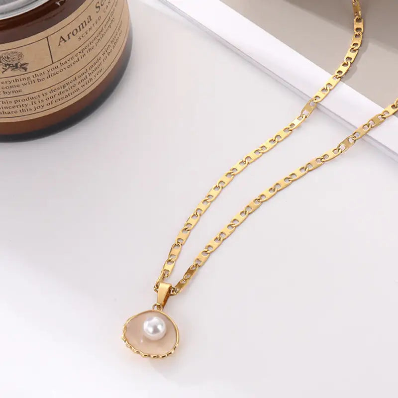 Shelluxe Pearl Necklace - Gold