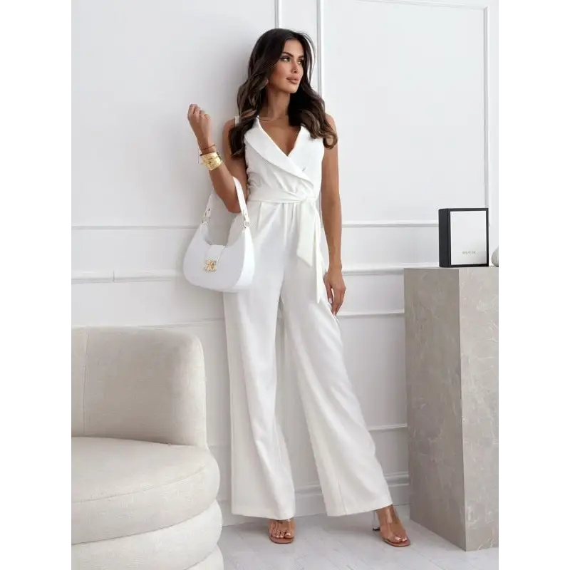 Elegant white sleeveless jumpsuit.