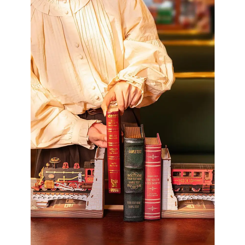Steam Train Book Nook Model and Bookend TGE01 5