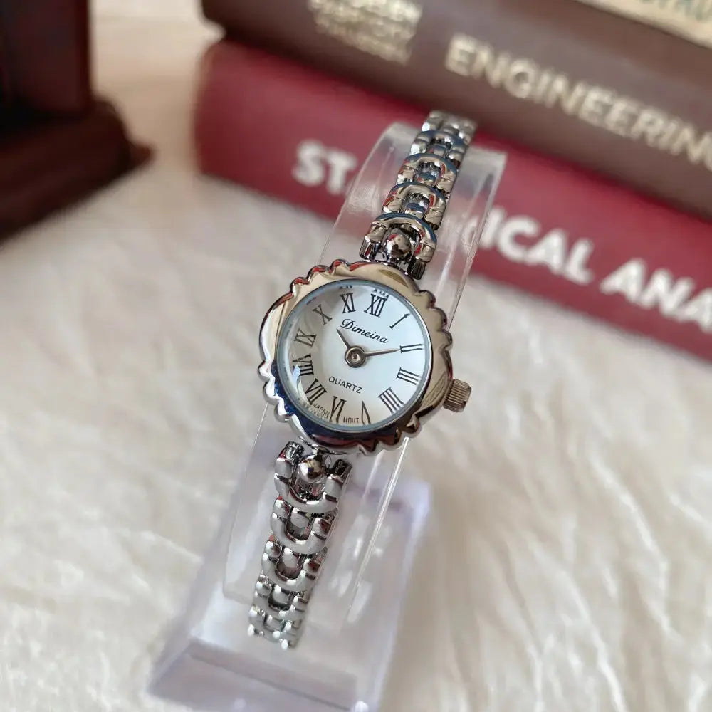 Timeless Chic: Retro Quartz Women’s Bracelet Watch - Silver