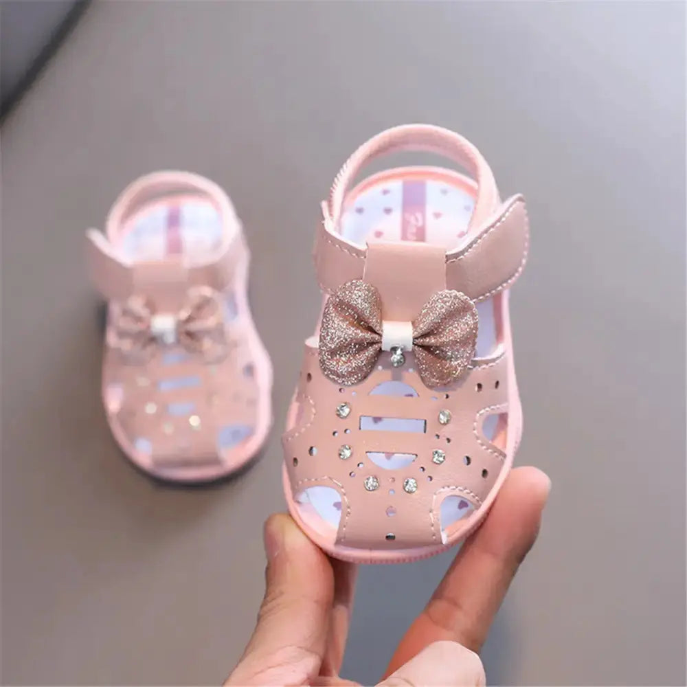 TinyToes Sandals - Pink / 16