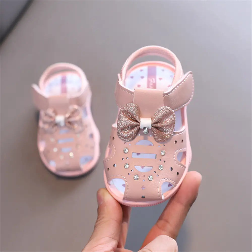TinyToes Sandals - Pink / 16