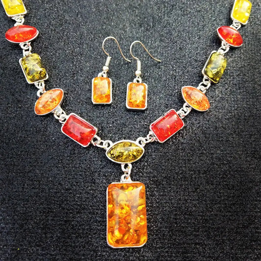 Twinkle Duo: Earrings & Necklace Set - White